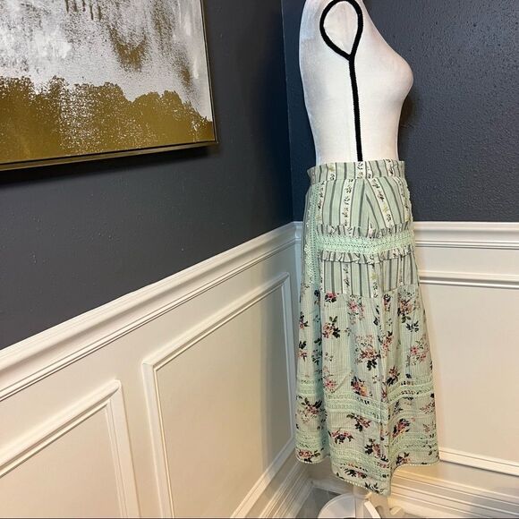 Anthropologie Hemant and Nandita Amour Floral Lace Skirt - Picture 7 of 11